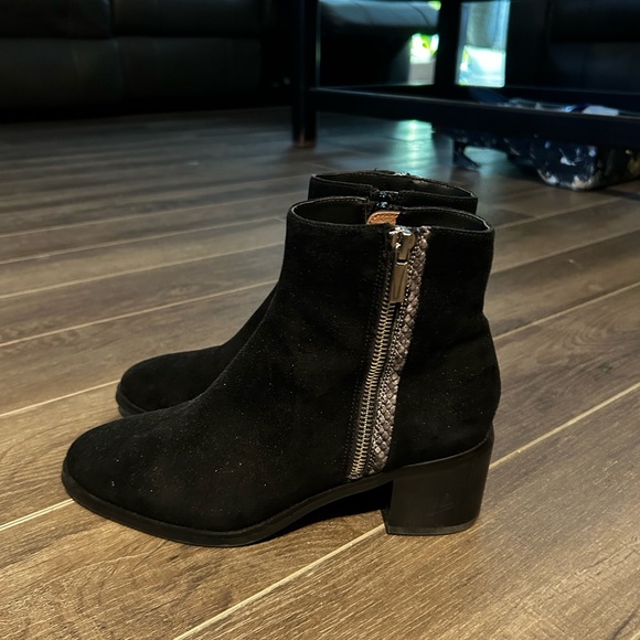 Joy & Peace boots - Picture 3 of 11